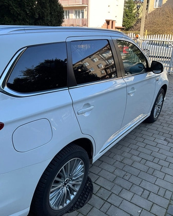 Mitsubishi Outlander cena 129900 przebieg: 61000, rok produkcji 2019 z Lublin małe 46